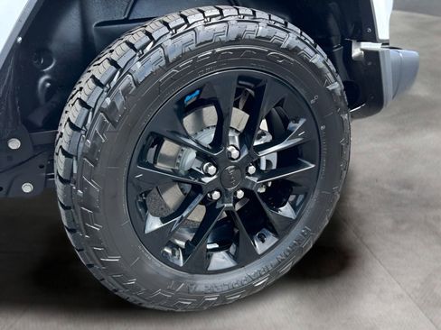 Used 2022 Jeep Wrangler Unlimited Sahara w/ Cold Weather Group AWD/4WD image 8