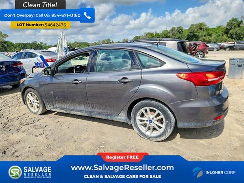 Used 2017 Ford Focus SE FWD image 3