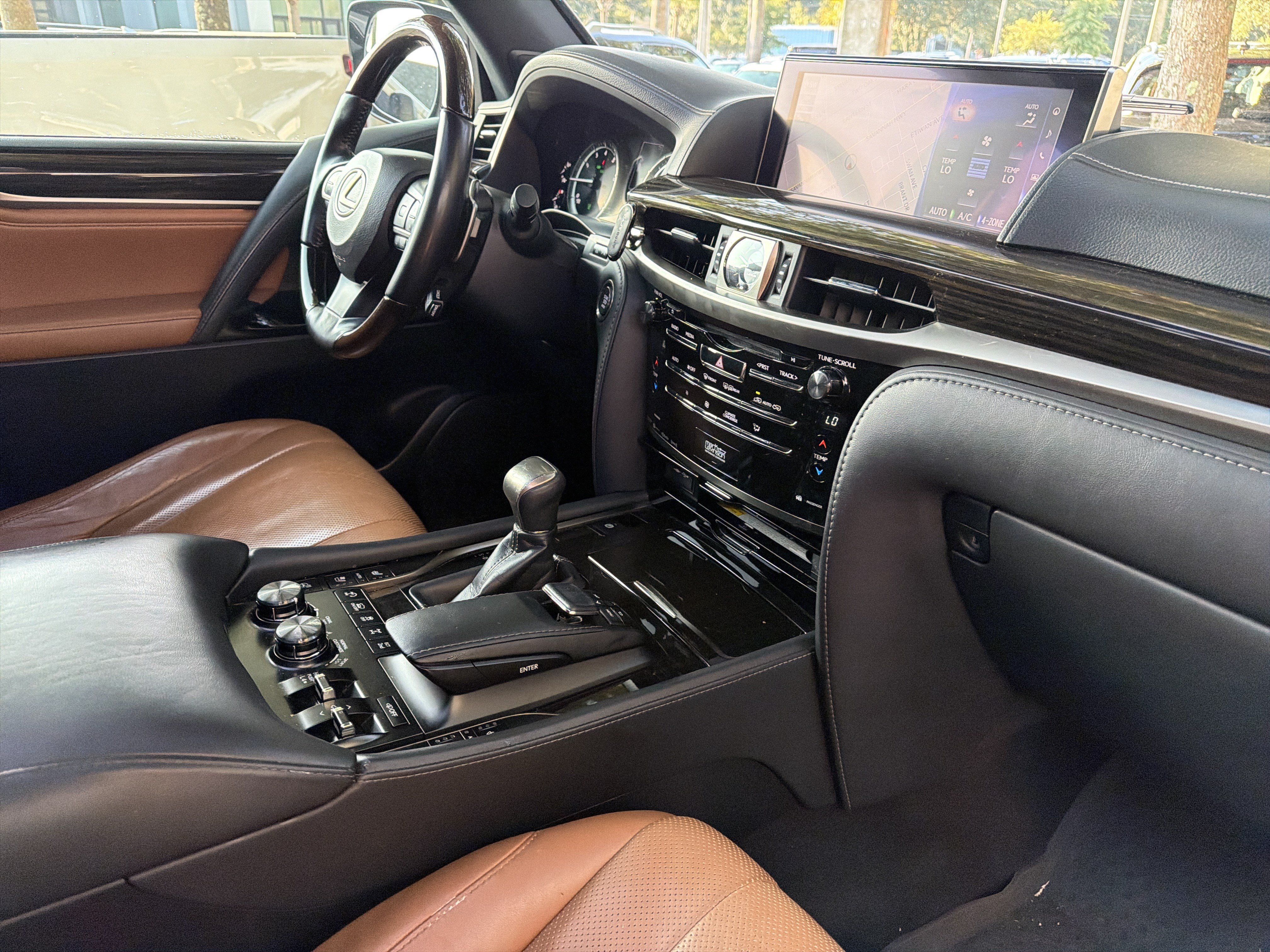 Used 2021 Lexus LX 570 4WD w/ Sport Package image 45