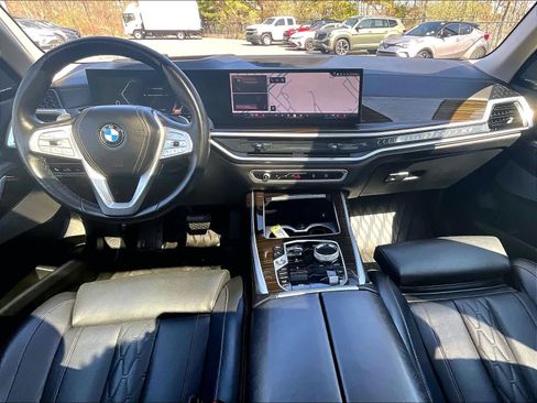 Used 2024 BMW X7 xDrive40i w/ Executive Package image 21