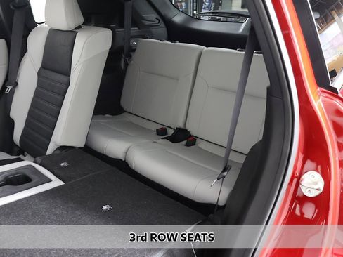 New 2025 Mitsubishi Outlander SE image 9