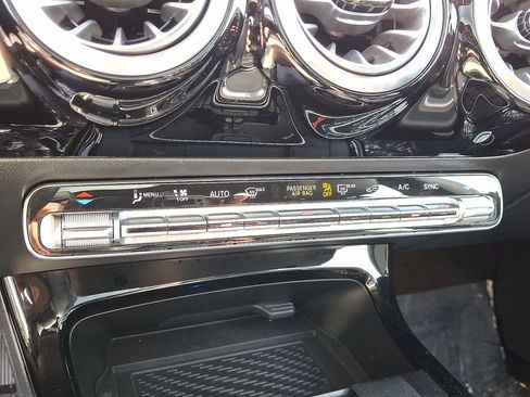 Used 2025 Mercedes-Benz CLA 250 image 16