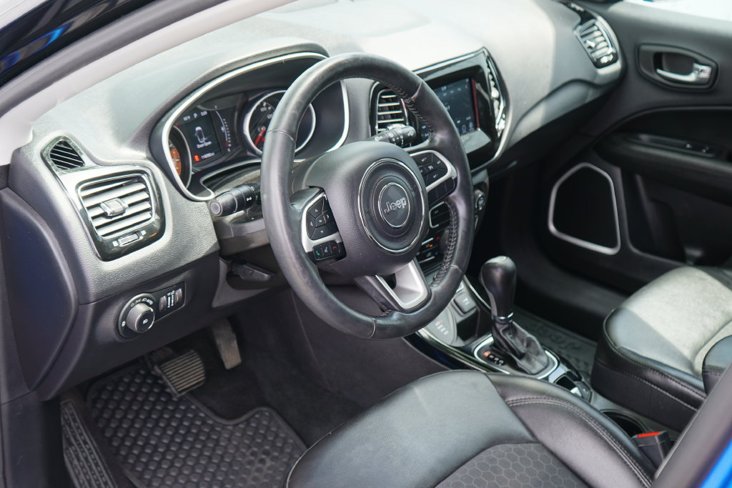 Used 2019 Jeep Compass Latitude AWD/4WD image 10