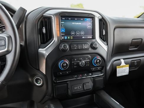 Used 2021 Chevrolet Silverado 1500 RST image 22