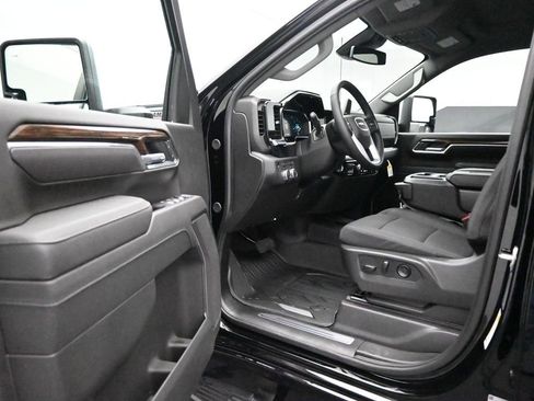 New 2026 GMC Sierra 3500 SLE w/ SLE Value Package image 9