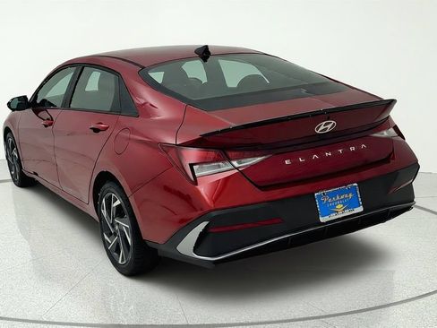 Used 2025 Hyundai Elantra Sport FWD image 5