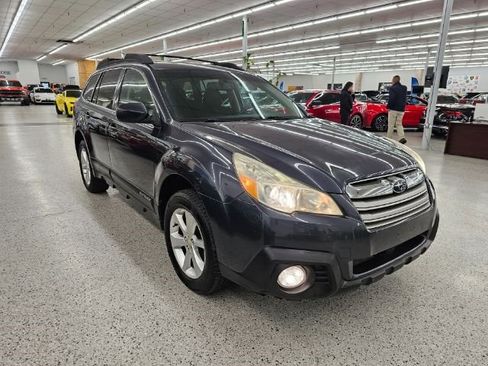 Used 2013 Subaru Outback 2.5i Premium image 3