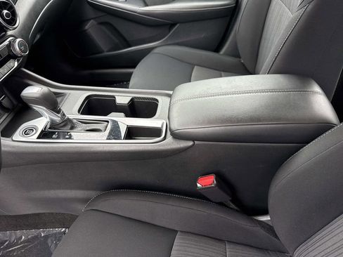 Used 2024 Nissan Sentra SV FWD image 16