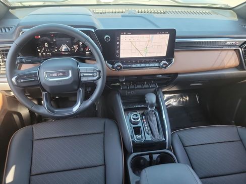 Used 2025 GMC Canyon AT4 w/ Nightfall Edition image 4