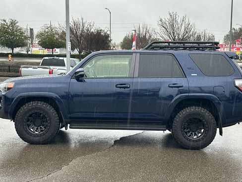 Used 2022 Toyota 4Runner SR5 Premium w/ Moonroof Package image 7