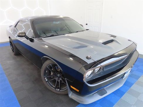 Used 2014 Dodge Challenger SRT8 Core RWD image 5