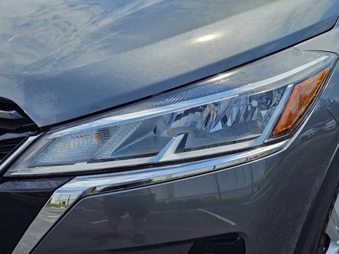 Used 2024 Nissan Kicks S image 4
