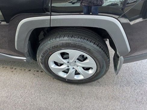 Used 2025 Toyota RAV4 LE image 9