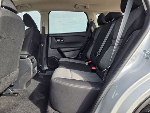 Used 2025 Nissan Rogue SV FWD image 28