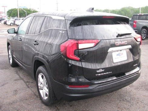 Used 2024 GMC Terrain SLE AWD/4WD image 2