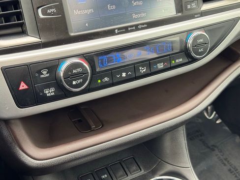 Used 2018 Toyota Highlander XLE image 38