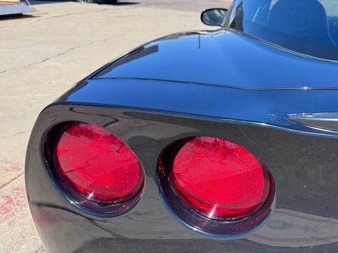 Used 2005 Chevrolet Corvette Coupe w/ Preferred Equipment Group RWD image 10
