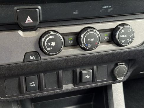 Used 2021 Toyota Tacoma SR RWD image 17