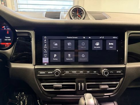 Used 2021 Porsche Macan AWD/4WD image 18