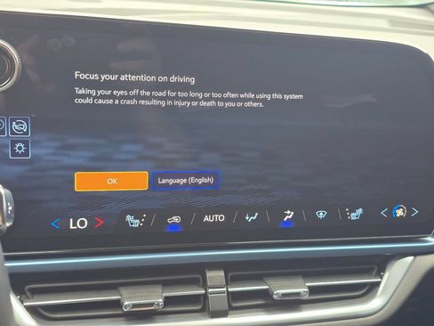 Used 2025 Chevrolet Equinox EV LT w/ Convenience Package FWD image 25