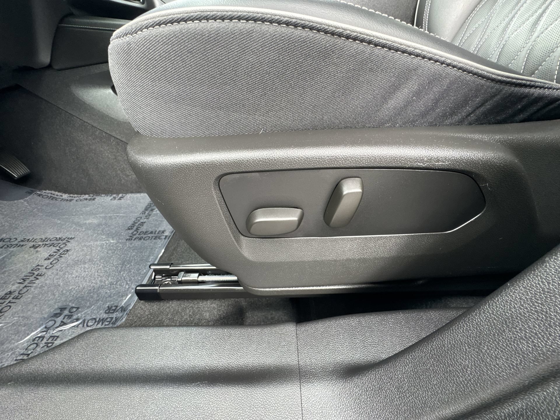 Certified 2022 Buick Envision Avenir w/ Technology Package II AWD/4WD image 14