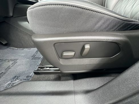 Certified 2022 Buick Envision Avenir w/ Technology Package II AWD/4WD image 14