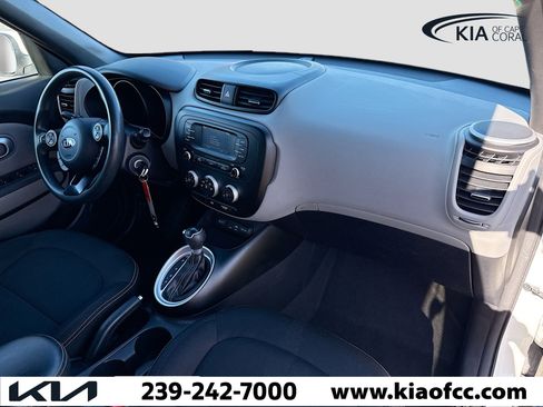 Used 2016 Kia Soul + image 13