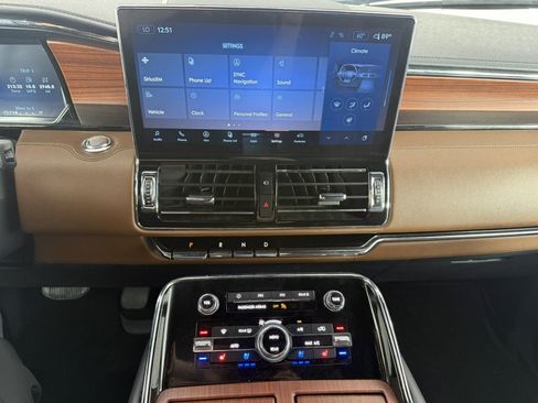 Used 2023 Lincoln Navigator Reserve AWD/4WD image 20