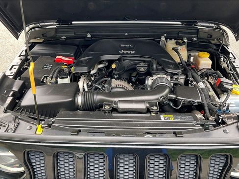 Used 2020 Jeep Wrangler Unlimited Sport AWD/4WD image 9