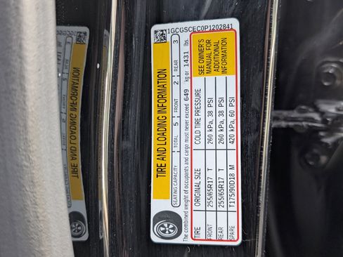 Used 2023 Chevrolet Colorado LT image 37