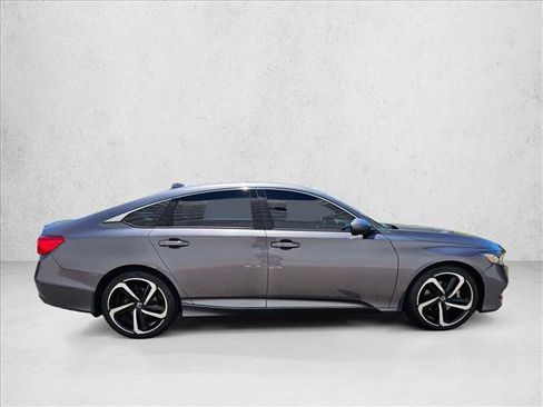 Used 2018 Honda Accord Sport image 4