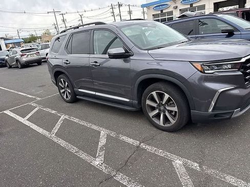 Used 2023 Honda Pilot Elite image 38