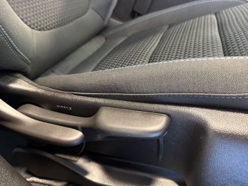 Used 2023 Chevrolet Bolt EUV LT w/ Comfort Package image 31