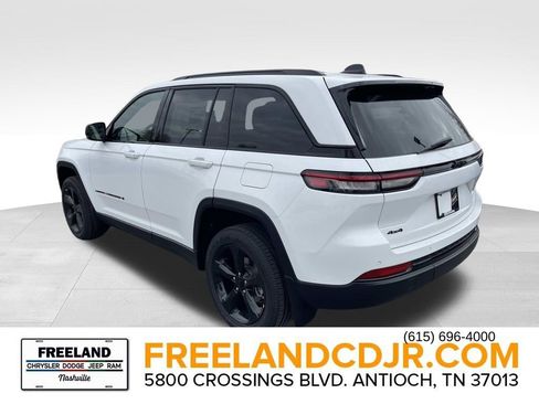 New 2025 Jeep Grand Cherokee Altitude w/ Trailer Tow Package AWD/4WD image 5