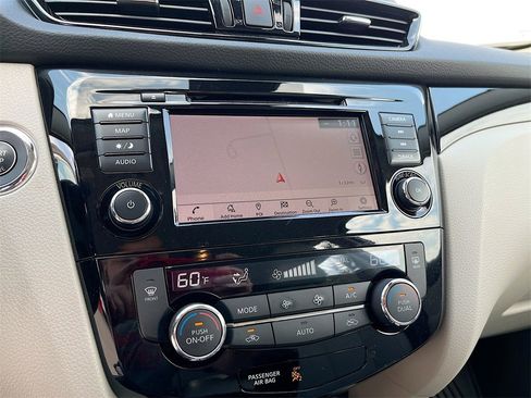 Used 2022 Nissan Rogue Sport SL image 13