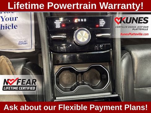 Used 2023 Jeep Grand Cherokee Overland w/ Luxury Tech Group IV image 28