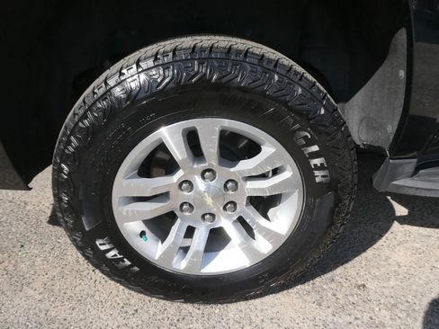 Used 2019 Chevrolet Suburban LT image 36