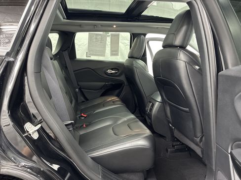 Certified 2023 Jeep Cherokee Altitude Lux w/ Lux Elite Package AWD/4WD image 11