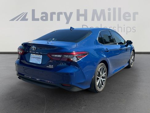Used 2024 Toyota Camry XLE w/ Navigation Package image 5