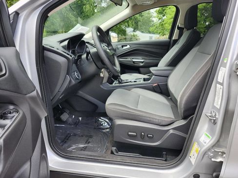 Used 2018 Ford Escape SE FWD image 4