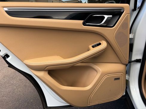 Used 2016 Porsche Macan S AWD/4WD image 16