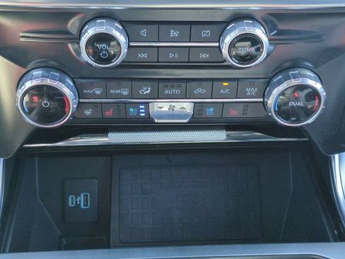 Used 2022 Ford F150 Raptor w/ Equipment Group 801A High AWD/4WD image 25