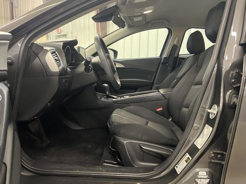 Used 2018 MAZDA MAZDA3 Sport w/ Preferred Equipment Package image 17