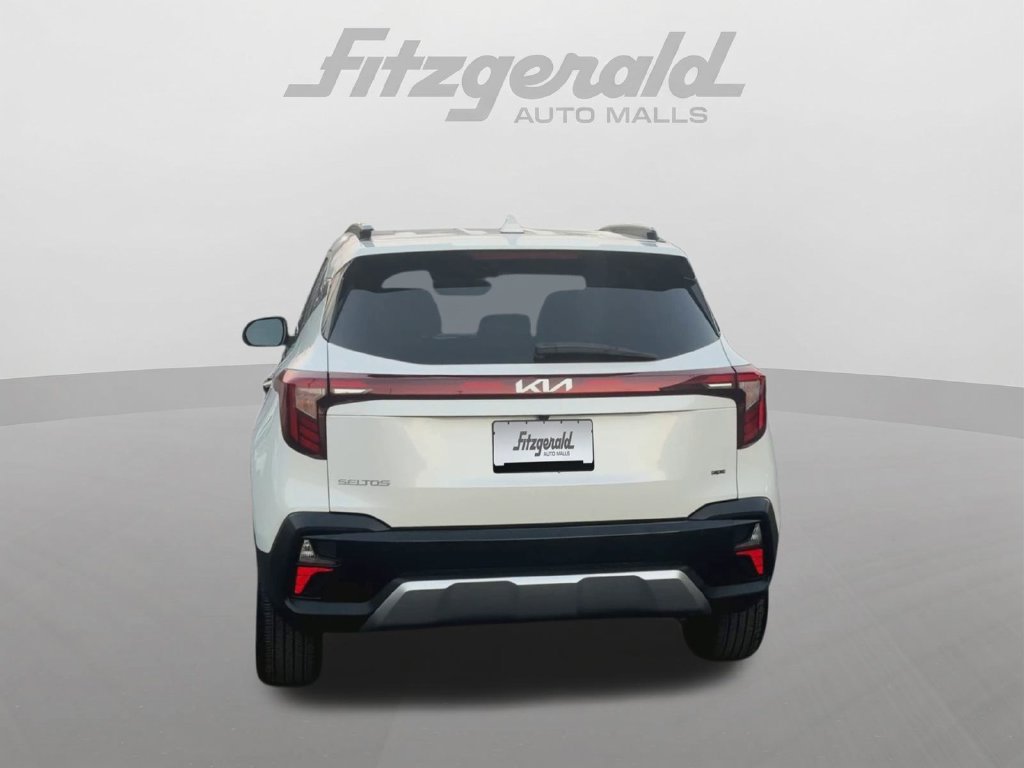 Used 2024 Kia Seltos EX AWD/4WD image 7