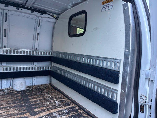 Used 2019 Chevrolet Express 2500 RWD image 21