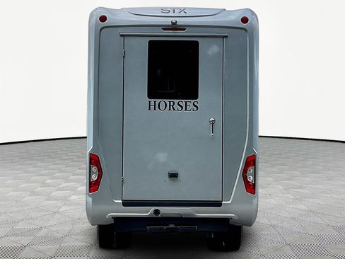 Used 2024 Mercedes-Benz Sprinter 3500 image 5