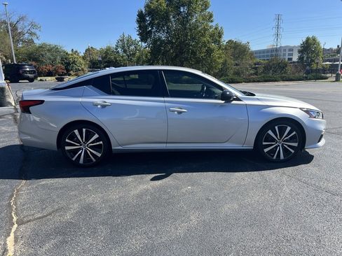 Used 2022 Nissan Altima 2.5 SR image 6
