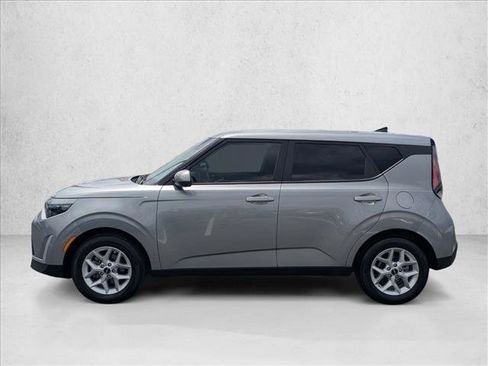 Used 2024 Kia Soul LX w/ Option Group 015 FWD image 9