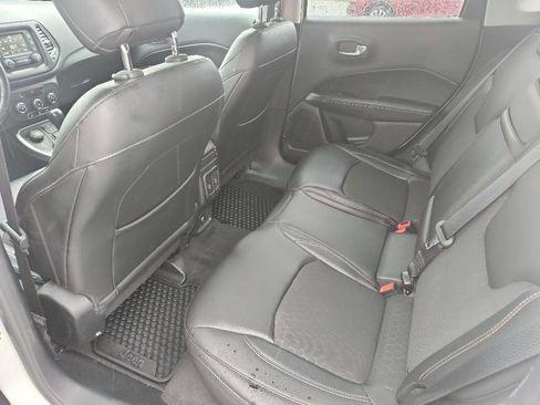 Used 2018 Jeep Compass Latitude w/ Cold Weather Group AWD/4WD image 10