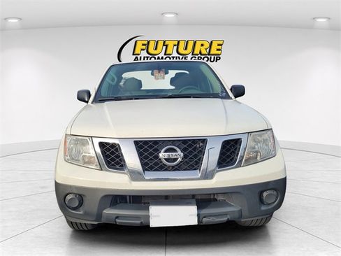 Used 2020 Nissan Frontier S image 2